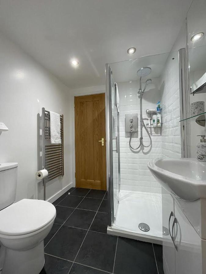 Lovely Ground Floor Apartment In Quiet Village Exeter Exterior foto